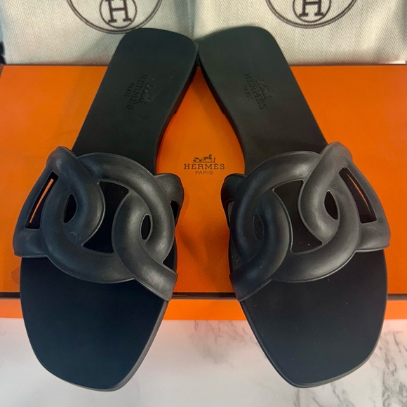 Hermes Shoes - Hermès Aloha Black Sandals (Hermès Chaîne d’Ancre Rubber Slides )
